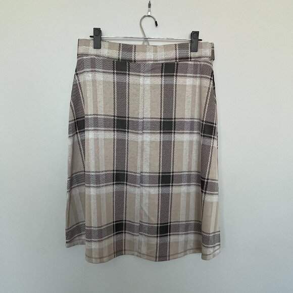 NWOT Olivia Blu Black and Tan Plaid Knit Skirt L - Picture 2 of 6